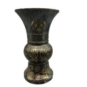 错金银青铜器尊酒器花瓶仿古青铜器铜摆件古玩做旧收藏家居装饰品Gilt-Silver Inlaid Bronze Vessel (Zun) — Wine Vessel/Vase — Antique-Style Bronze Ornament — Patinated Collectible — Home Décor